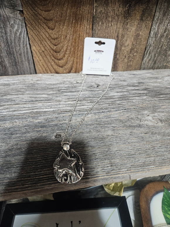 Friends are like stars Necklace